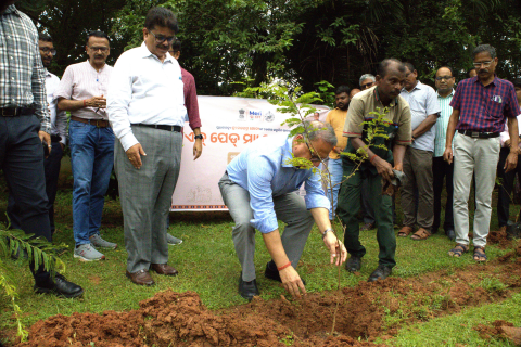 ଏକ୍ ପେଡ୍ ମା କେ ନାମ୍